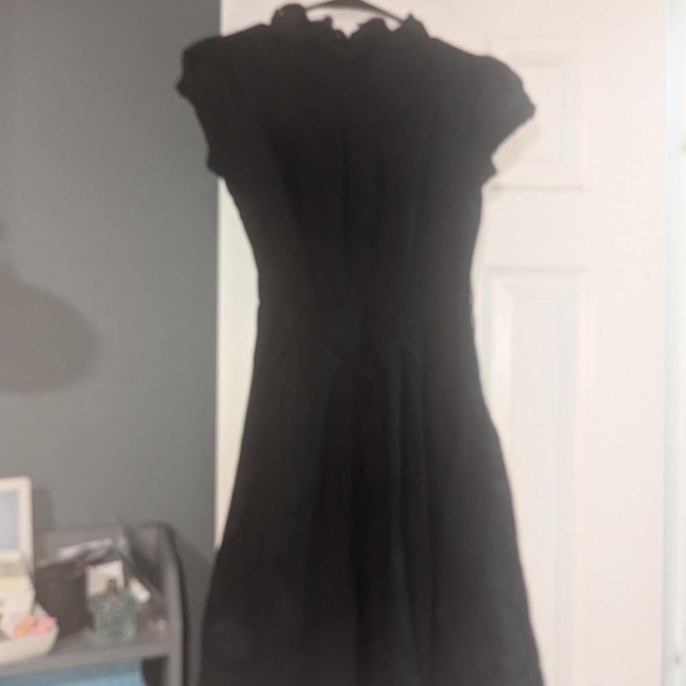 Cotton babydoll mini-midi dress. Cap sleeves. Buttons down the center. XS - Picture 8 of 8